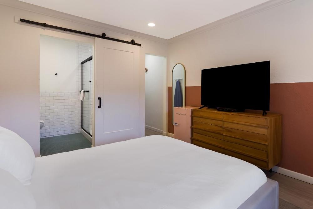 Signature Inn Oakland
