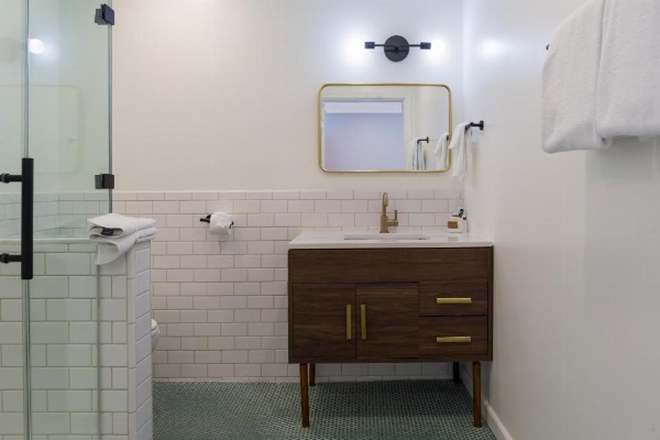Signature Inn Oakland image 34